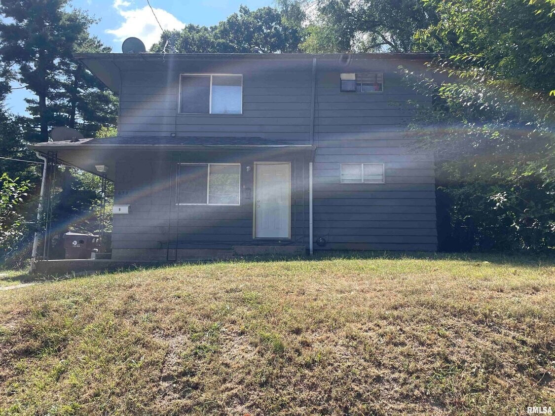 633 Spitznagle Ave, Peoria, IL 61603 Townhome Rentals in Peoria IL