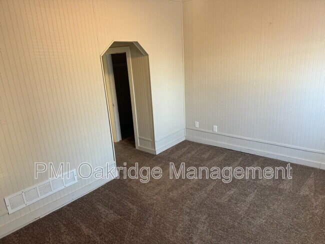 Foto del edificio - 321 E South St