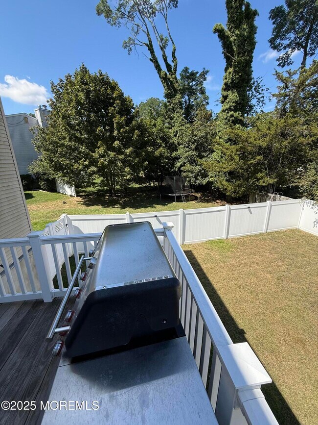 Building Photo - 445 Slocum Pl