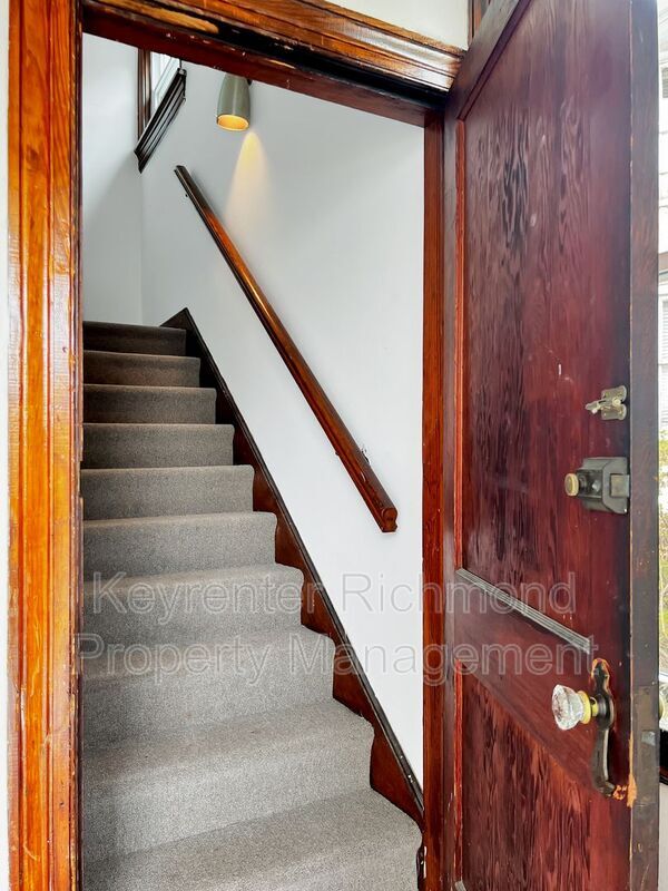 Photo - 2806 Hawthorne Ave Apartment