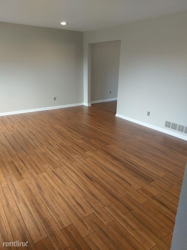 Building Photo - 3 br, 2 bath Townhome - 829 Malabu Dr