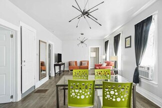 Building Photo - 1125 Lansing St