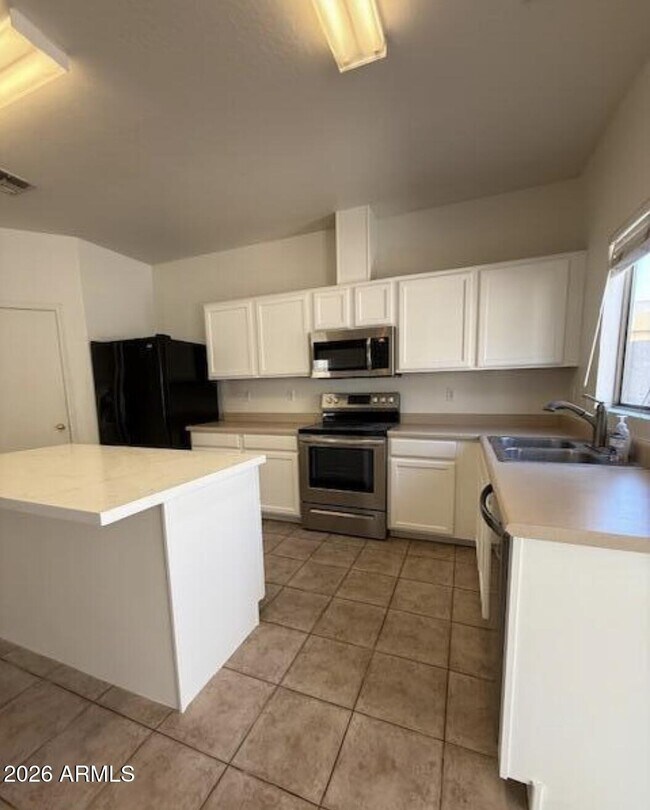 Foto del edificio - 7034 W Mercer Ln