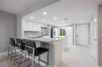 Building Photo - 2244 Winkler Ave
