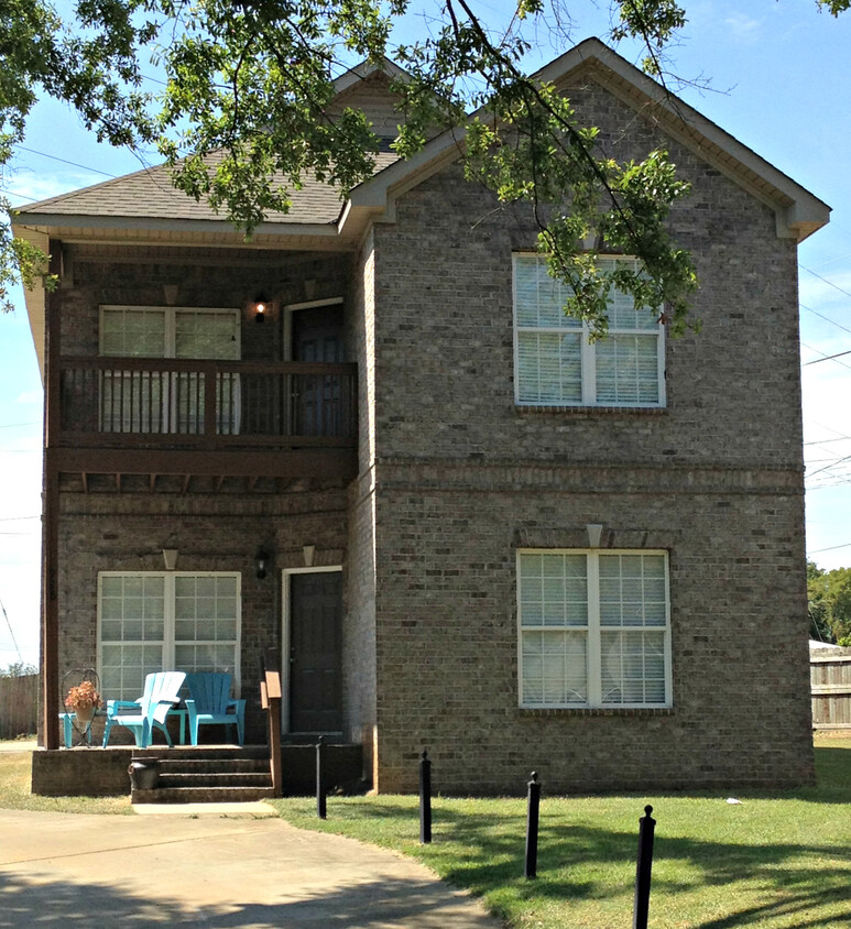 Building Photo - 926 Homewood Dr