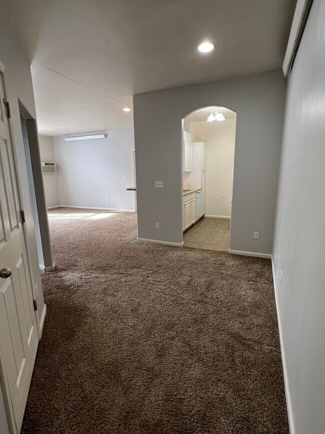 Foto del edificio - 1920 Monte Vista Dr