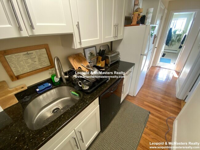 Foto del edificio - 80 Litchfield St