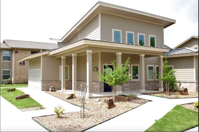 Building Photo - 304 Krenek Rd