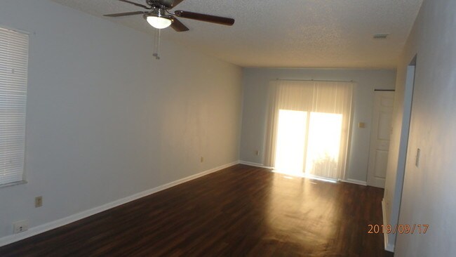 Building Photo - Milton Manor - 1 Bedroom / 1 Bath