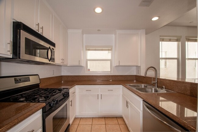 Building Photo - 4259 Dixie Canyon Ave