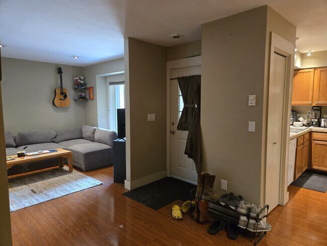 Foto del edificio - 1703 W Olive St