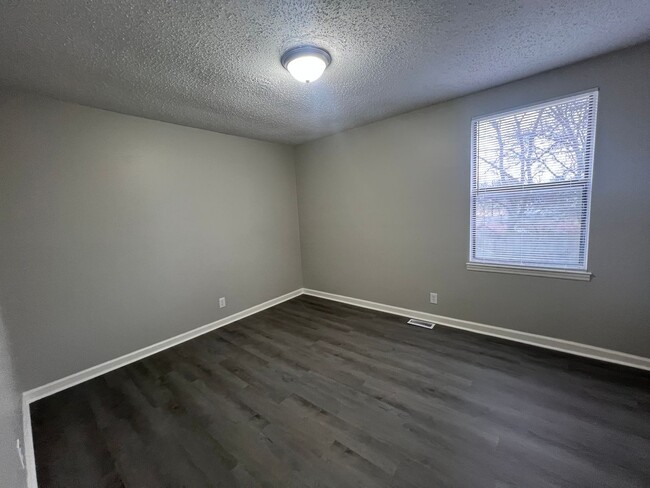 Building Photo - 2 bedroom, 1.5 bathroom Duplex in Gallatin...