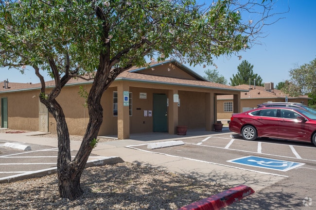 Building Photo - Milagro Apartments