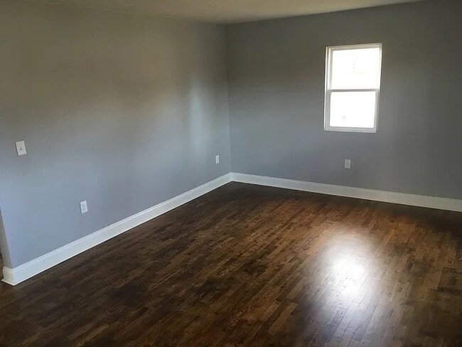 Building Photo - 1004 E Prospect Ave