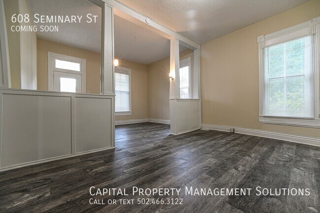 Building Photo - 608 Seminary St