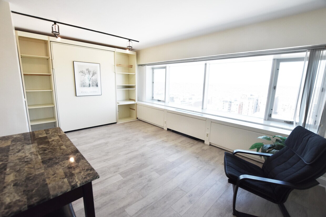 Foto principal - 555 E William St