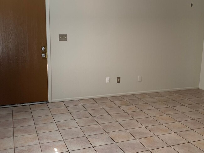 Building Photo - Wonderful 3 bedroom 2 bath home!