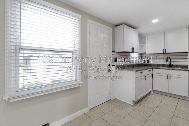 Foto del edificio - 1047 S James Rd
