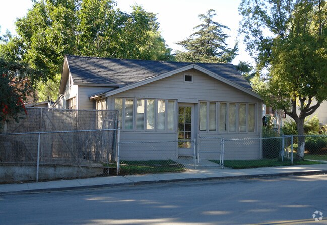 Building Photo - 430-438 N Main St