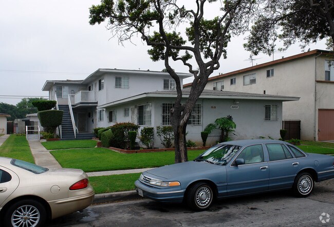 Building Photo - 2800 W El Segundo Blvd