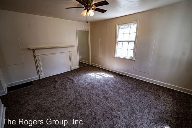 Building Photo - 2 br, 1 bath House - 520 Clark St.