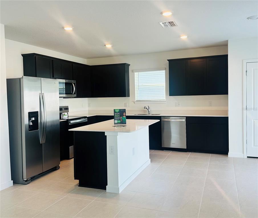 Building Photo - 3669 Hornbeam Rd