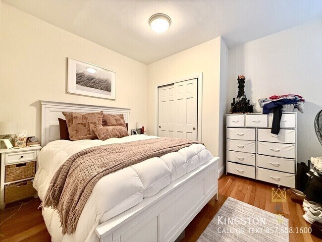 Photo - 672 Washington St Apartment