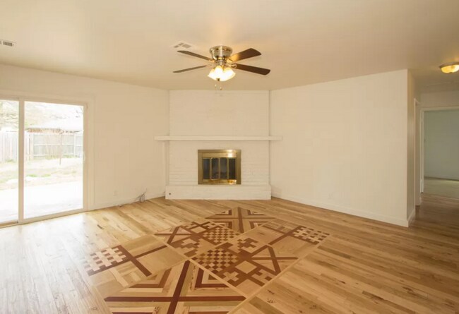 Foto del edificio - 3 Bed / 1 Bath in Tulsa!