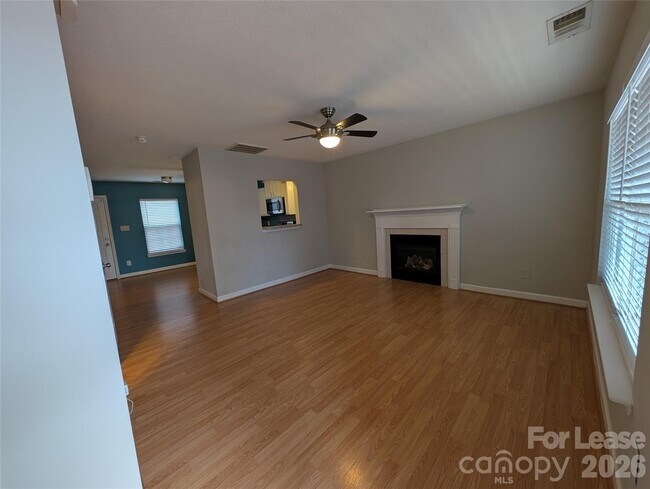 Foto del edificio - 7629 Lady Liberty Ln