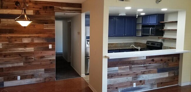 Foto del edificio - 720 W 4th St