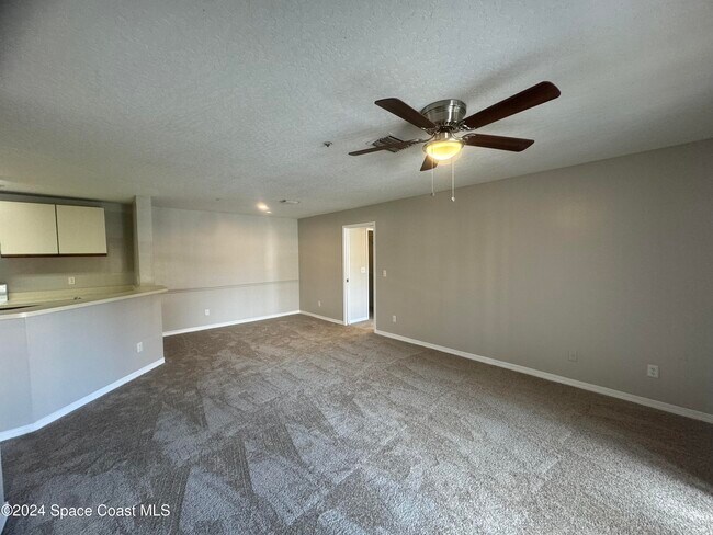 Building Photo - 7667 N Wickham Rd