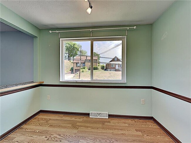 Building Photo - 3077 Mt Troy Rd