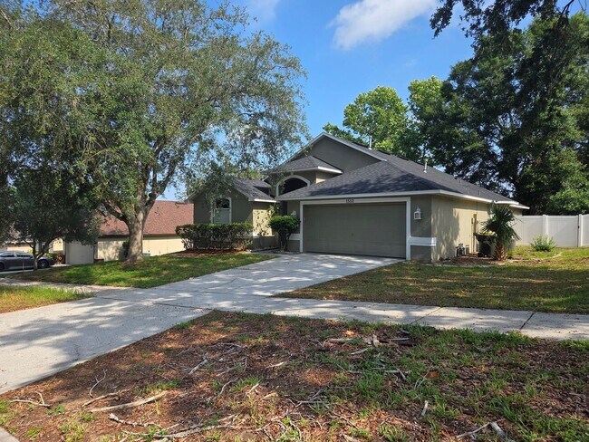 Building Photo - Move in Ready 3/2 in Sunset Village