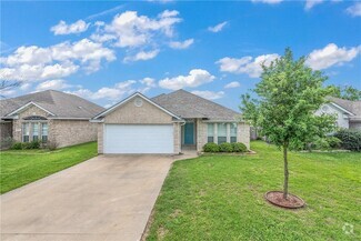 Building Photo - 908 Gardenia St