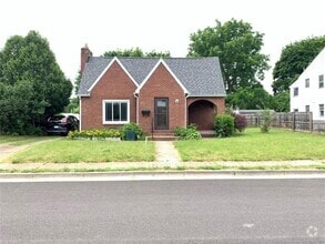 Building Photo - 14 S Willis Ave