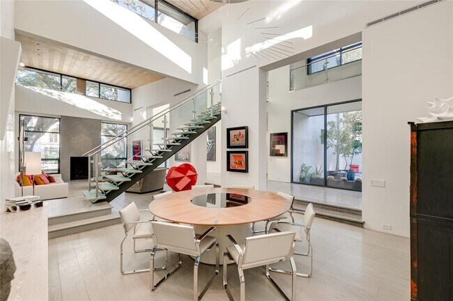 Foto del edificio - 2301 Ella Lee Ln