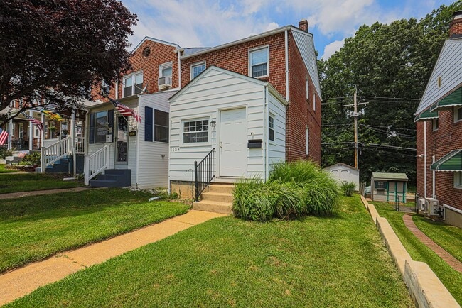 Building Photo - 1154 Elm Rd