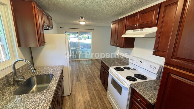 Foto del edificio - 3 BD | 1 BA Ranch Style Home - Oak Grove