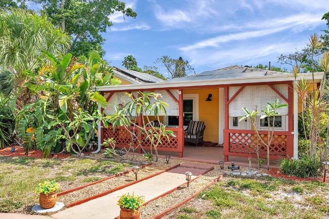 Fully Furnished Pool Home | Flexible Lease... - Fully Furnished Pool Home | Flexible Lease...