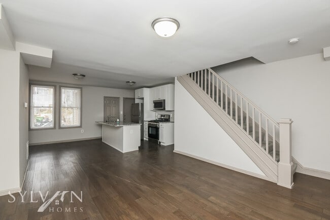 Building Photo - Nice 3BR 2.5BA Home