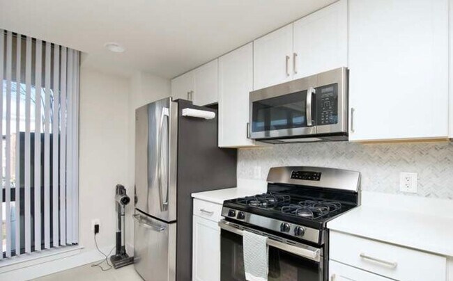 Foto del edificio - 2 Bedroom 2 Bathroom Modern Condo at The Lexicon, NoMa Neighborhood, Modern Appliances, Covered P...