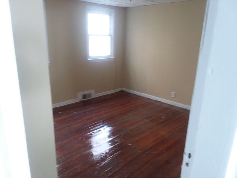 Building Photo - 57 Lounsbury St