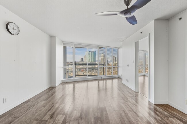 Photo du bâtiment - 13618-1100 100 Ave