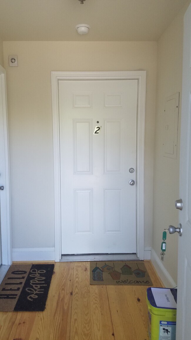 front door - 2123 E Marshall St