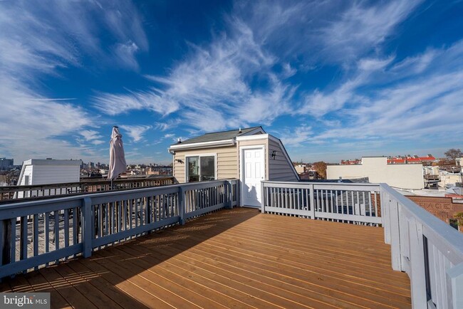 Foto del edificio - 2729 Hudson St