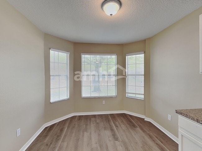 Foto del edificio - 227 Sikes Ct