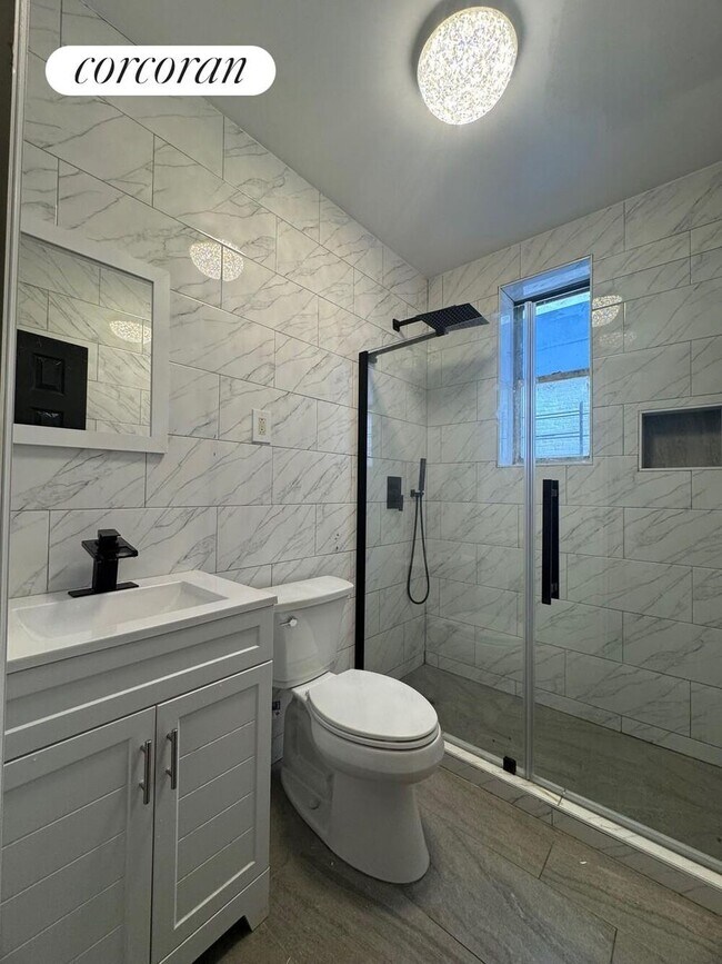 Foto del edificio - 835 Lenox Rd