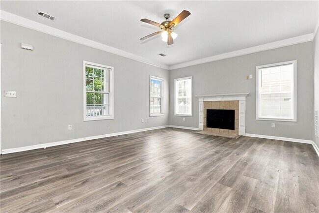 Foto del edificio - 818 Woods Dr NW