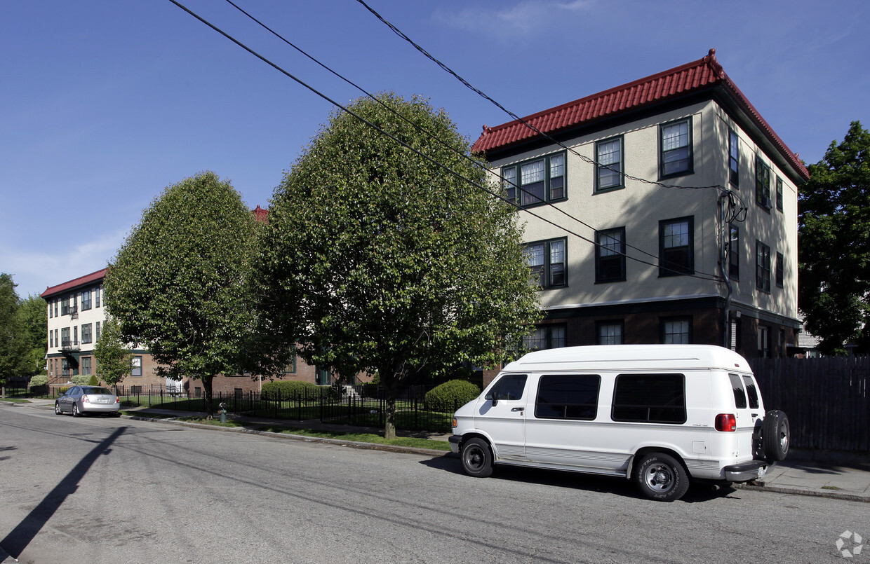 Foto del edificio - Elmwood Commons