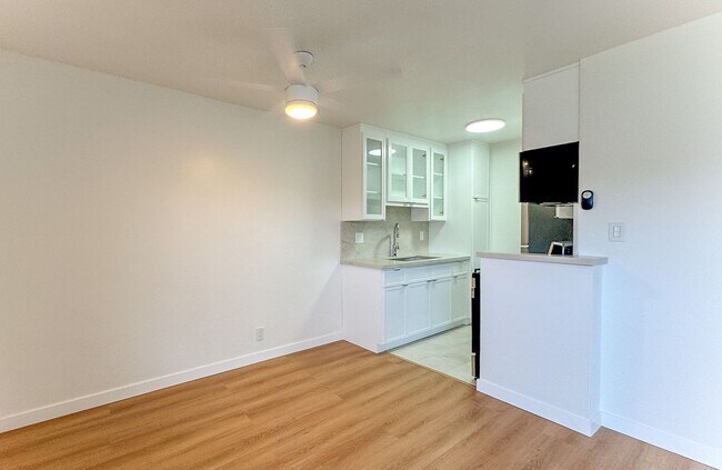 Foto del edificio - 418 Rose Ave